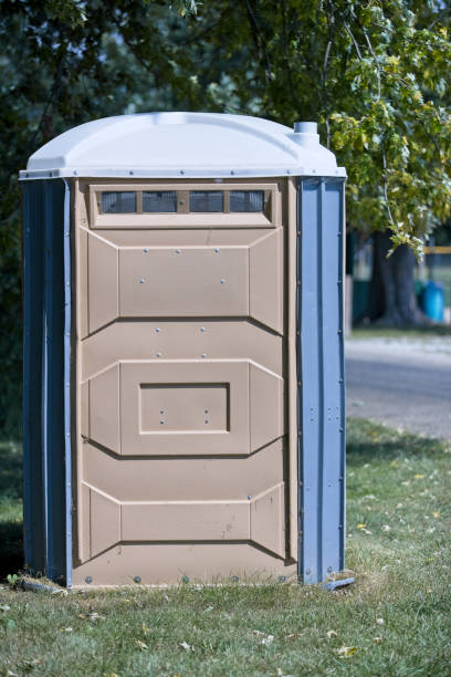 Best Portable restroom trailer rental  in Waterloo, WI